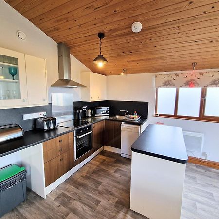 Ochil 8 With Private Hot Tub - Fife - Loch Leven - Lomond Hills Villa Kelty Екстериор снимка