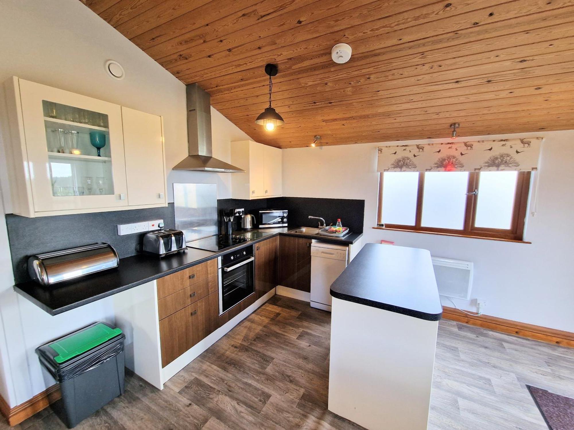 Ochil 8 With Private Hot Tub - Fife - Loch Leven - Lomond Hills Villa Kelty Екстериор снимка