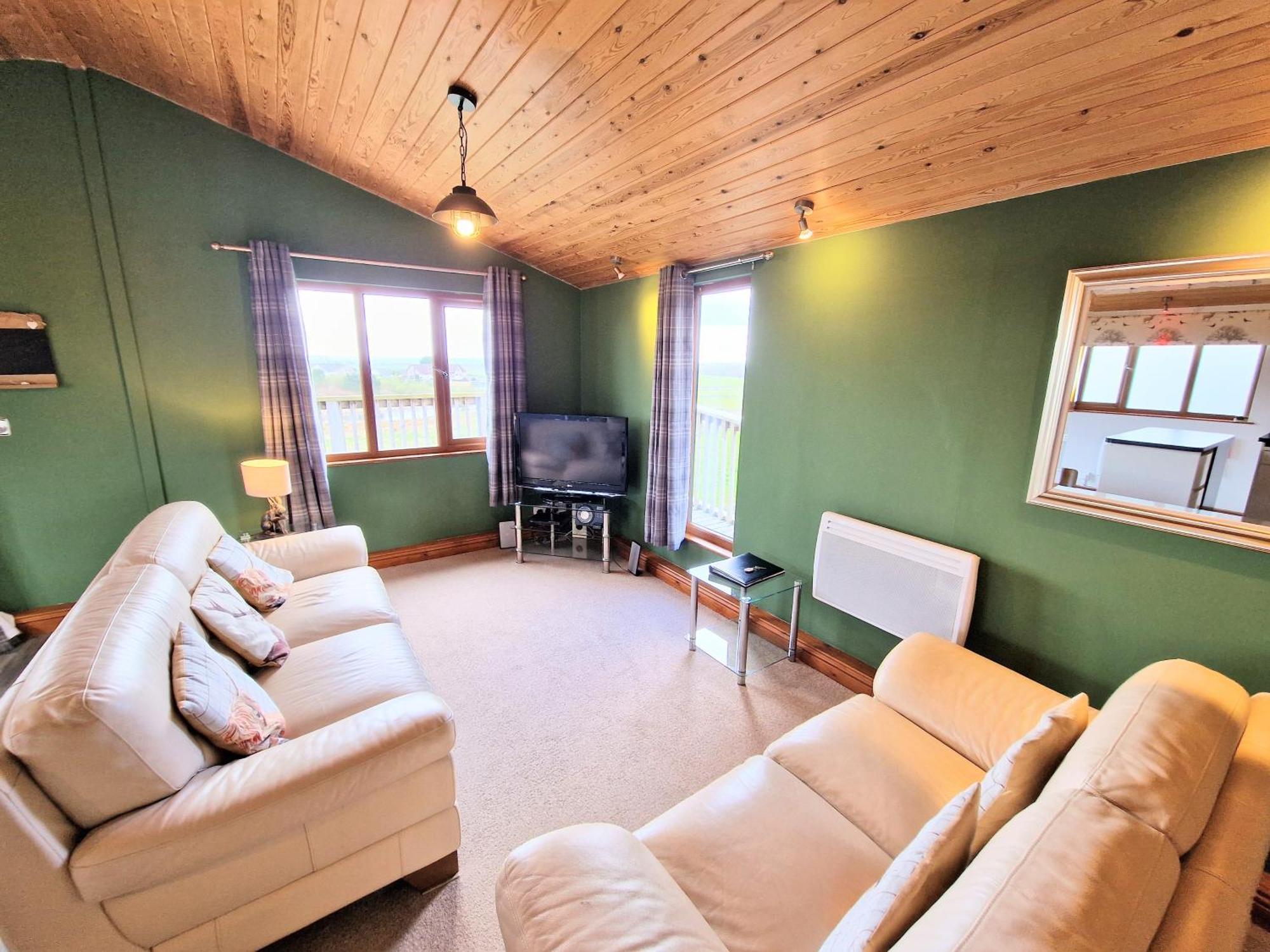 Ochil 8 With Private Hot Tub - Fife - Loch Leven - Lomond Hills Villa Kelty Екстериор снимка